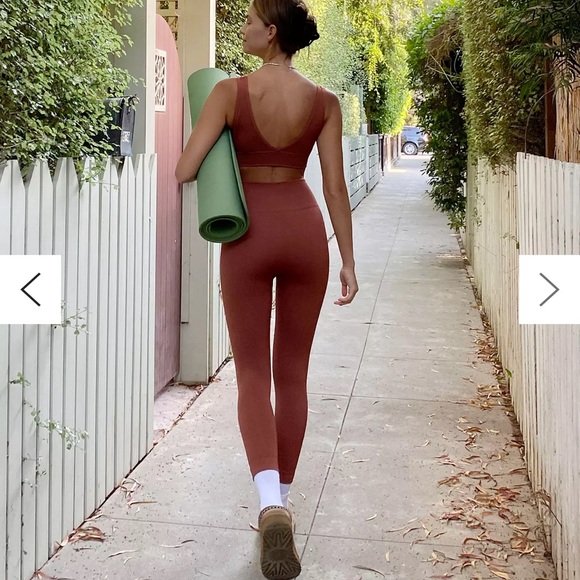 WeWoreWhat Seamless Legging - Picture 2 of 3